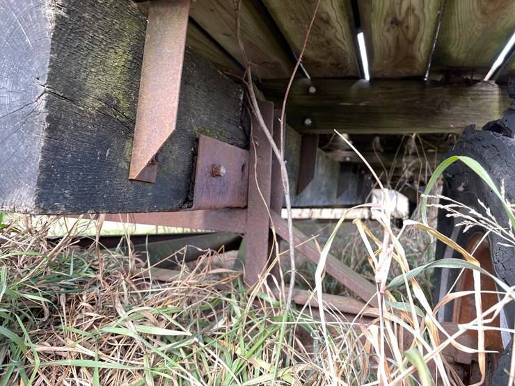 #210-•-16'-hay-rack-on-running-gear-(boyceville,-wi)-image-14