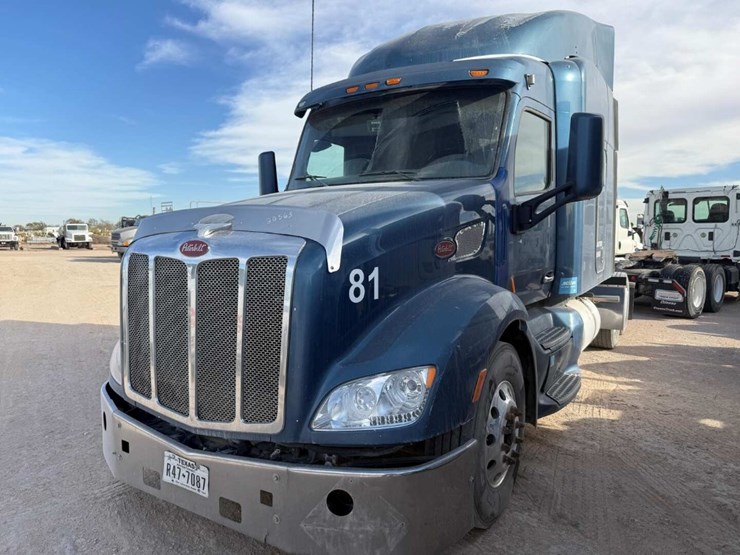 2014-peterbilt-579-image-2