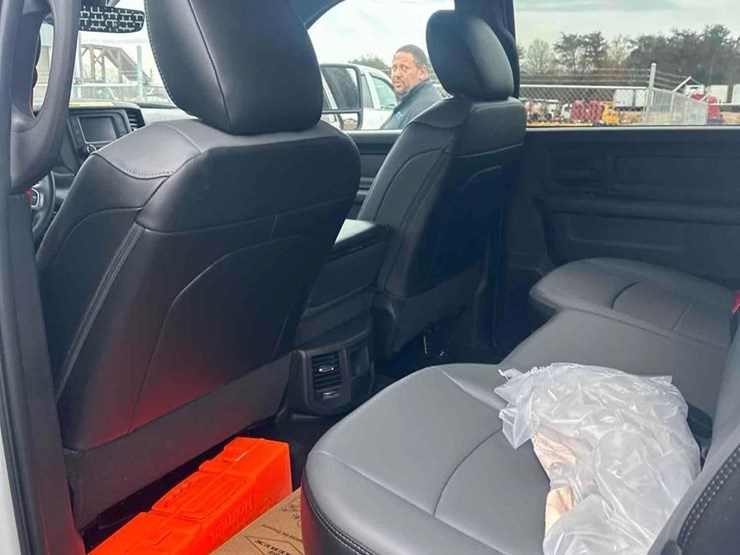 dodge-ram-5500hd-image-21