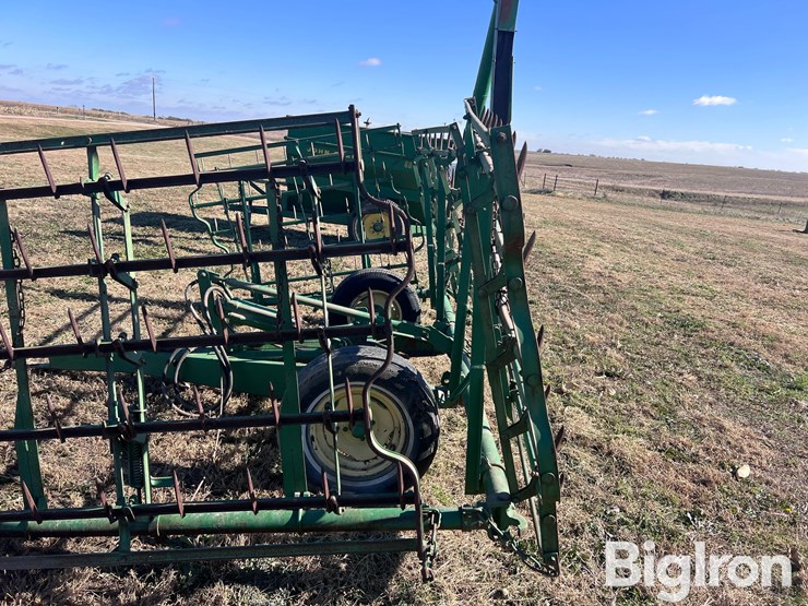 john-deere-24-image-9