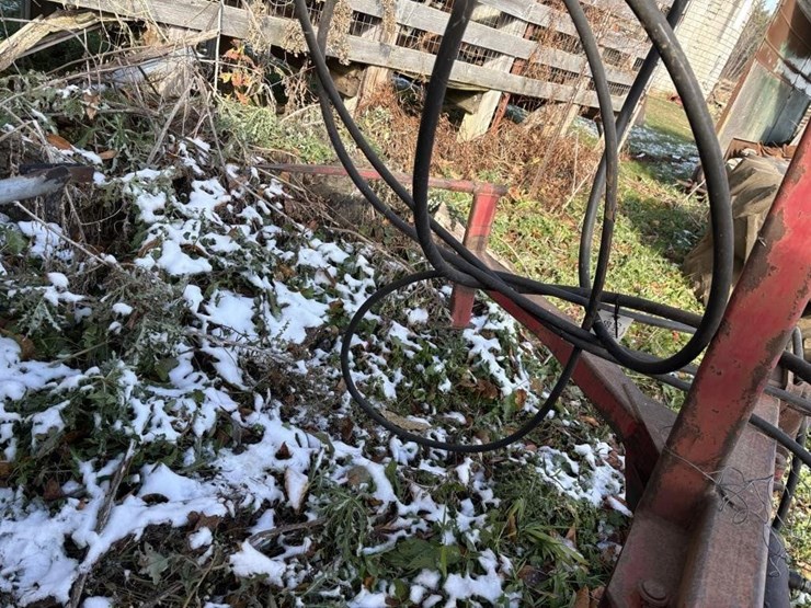 hydraulic-bale-squeezer-image-4