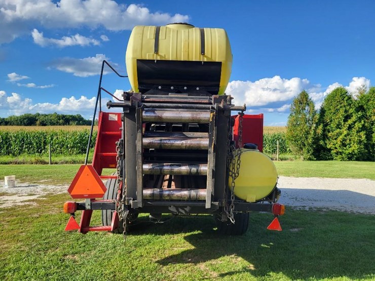 new-holland-590-image-4