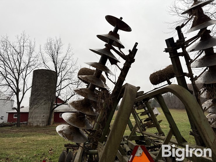 john-deere-230-image-18