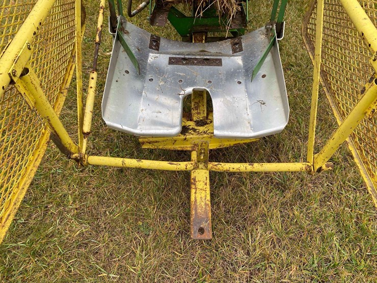 john-deere-328-image-33