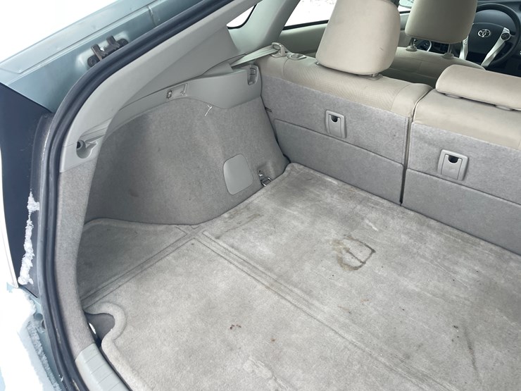 #1155-•-2013-toyota-prius-hybrid-(has-mn-title-in-delay)-image-15