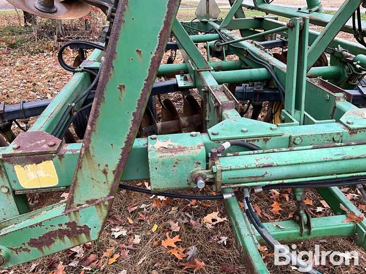 john-deere-230-image-18