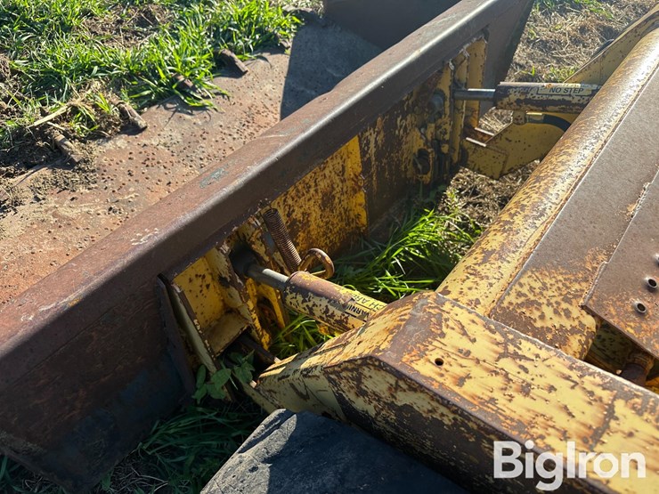 new-holland-l35-image-9