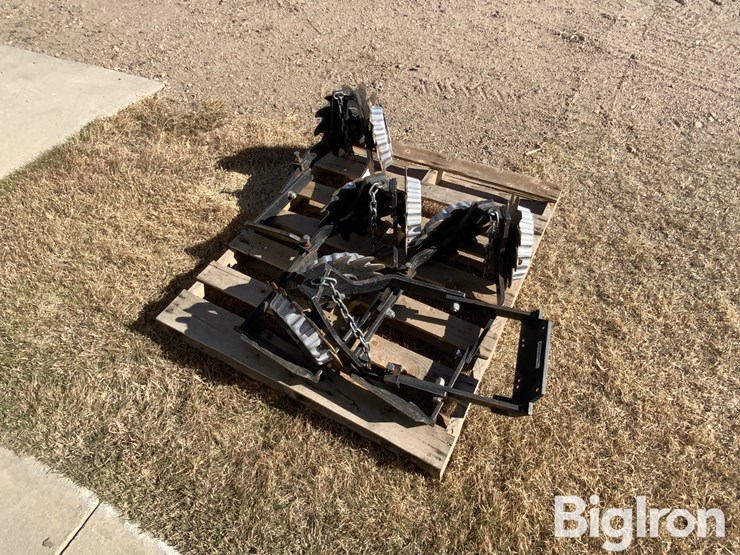 john-deere-banded-row-cleaners-image-1