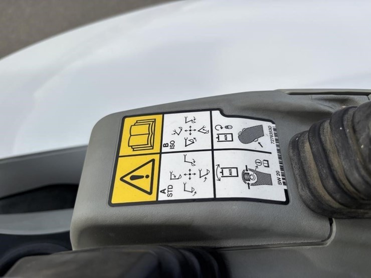 2021-bobcat-e35-image-31