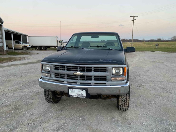 chevrolet-2500-image-2
