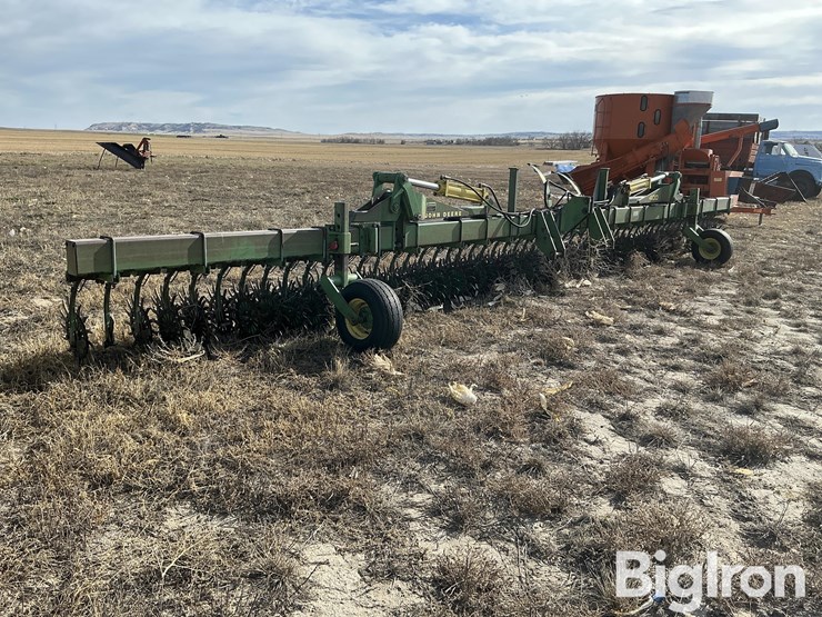 john-deere-400-image-3