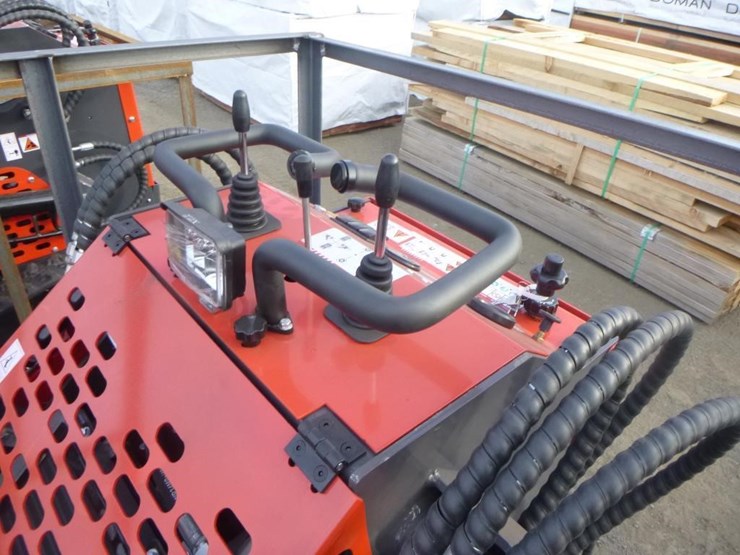 2025-agt-ysrt14-skid-steer-track-loader-image-14