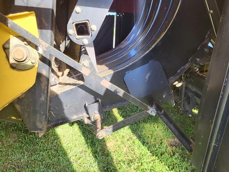 new-holland-590-image-49