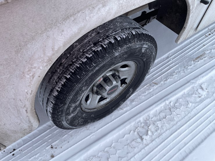 #1163-•-2003-chevrolet-service-truck-(has-mn-title)-image-13