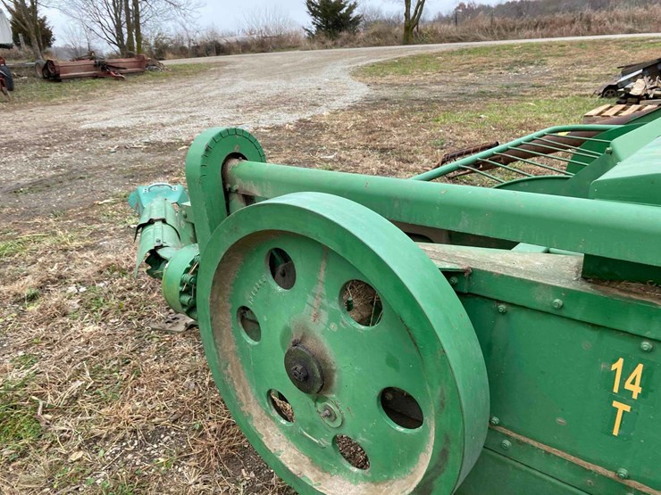 john-deere-14t-image-16