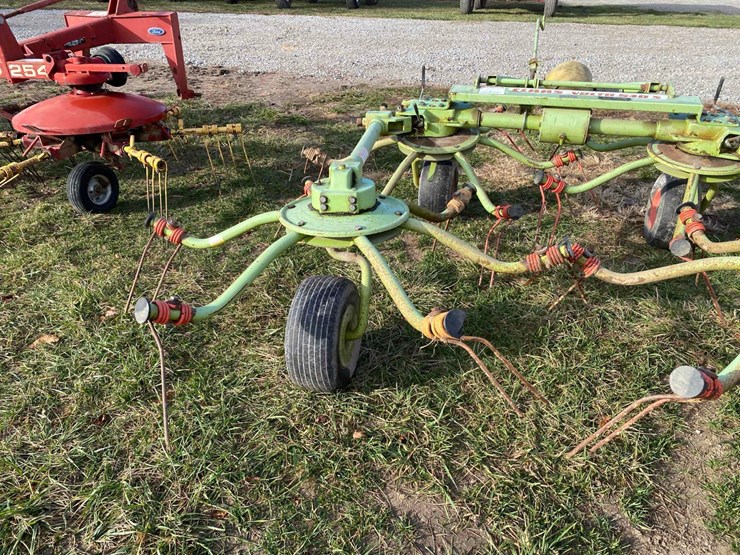 claas-volto-540-image-5