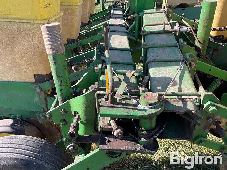 john-deere-7000-image-11