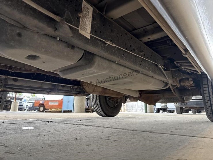 2009-ford-e350-image-27