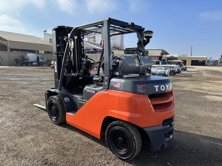 2020-toyota-8fg35u-image-4