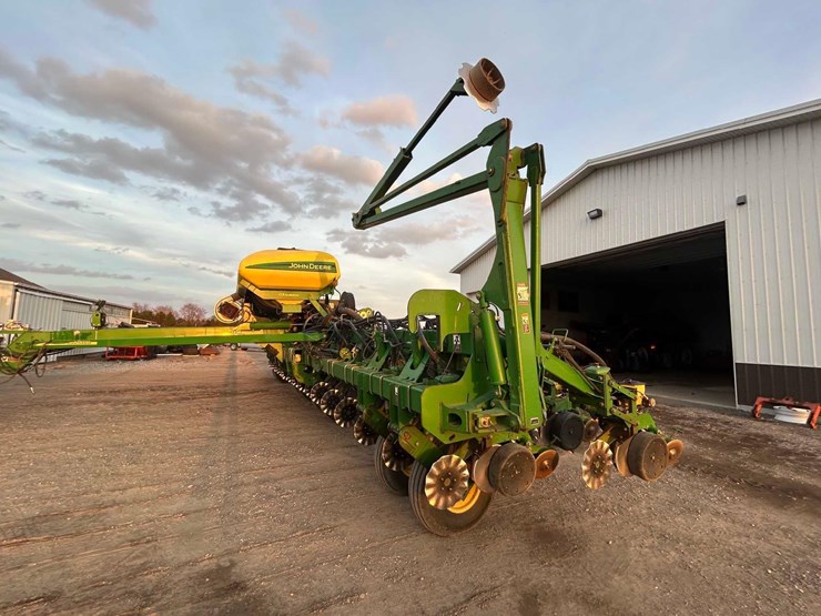 john-deere-1790-image-11