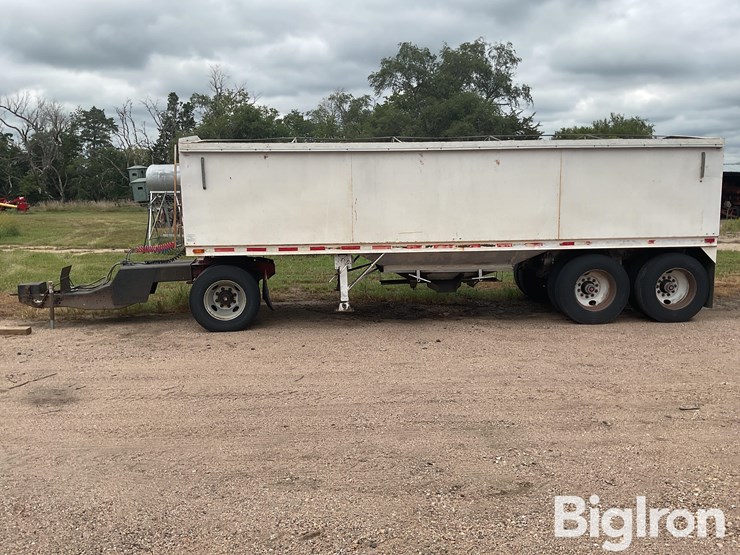 neville-trailer-image-8