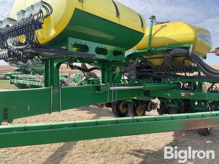 john-deere-1775nt-image-11