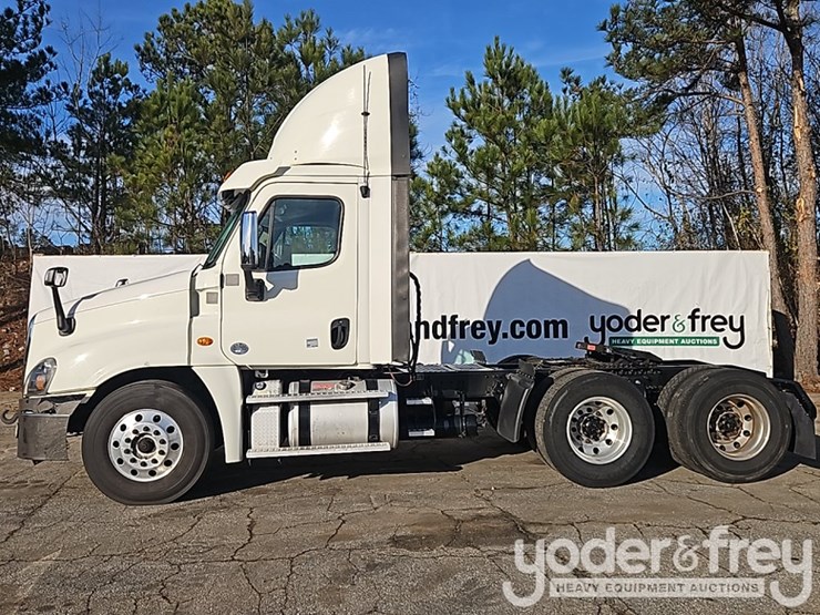 2018-freightliner-cascadia-image-2