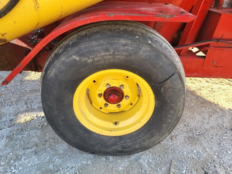 new-holland-358-image-17