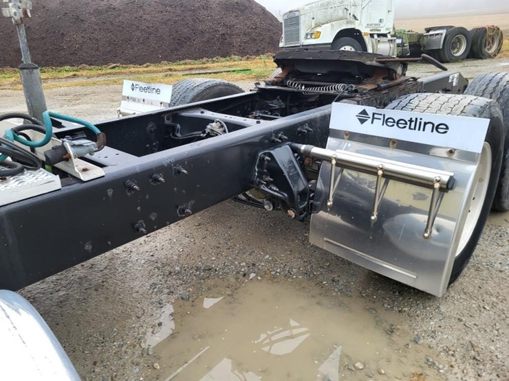 2012-peterbilt-386-image-17