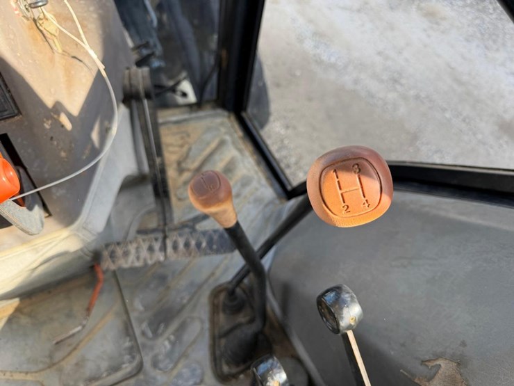 new-holland-3930-image-27