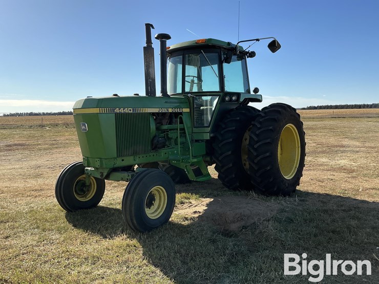john-deere-4440-image-1