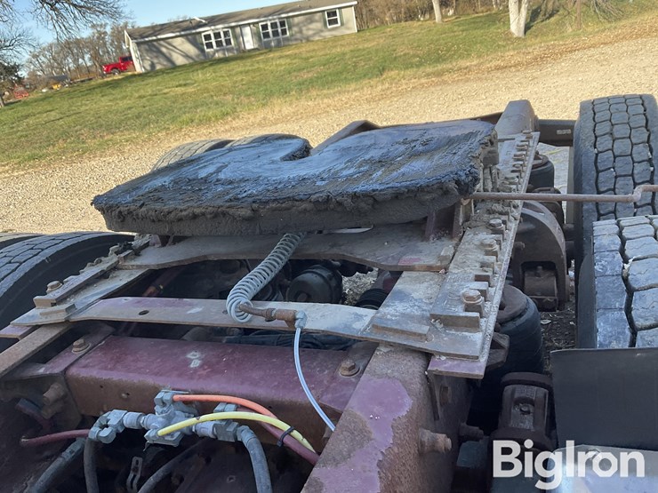 2005-peterbilt-379-image-10