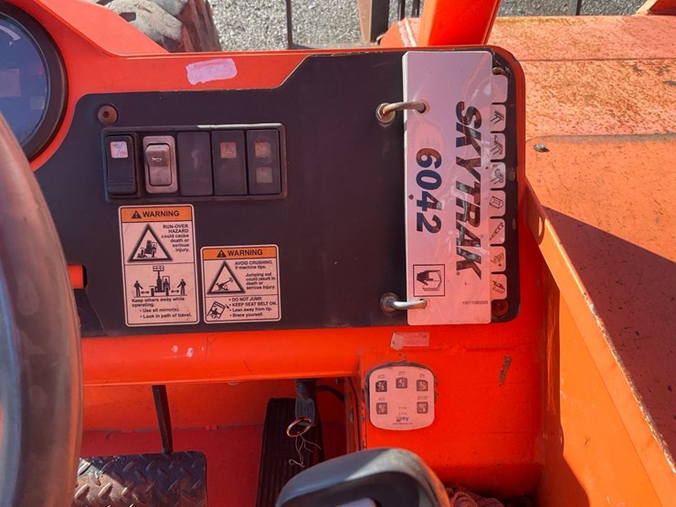 2016-sky-trak-6042-image-66