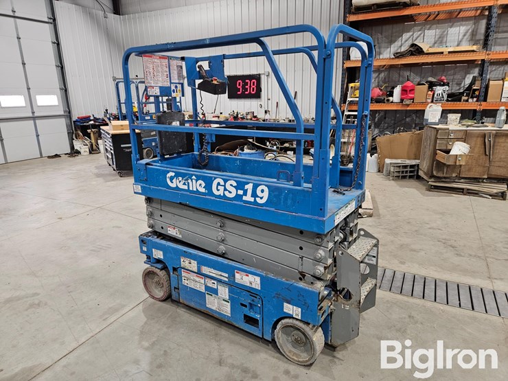 genie-gs1930-image-1