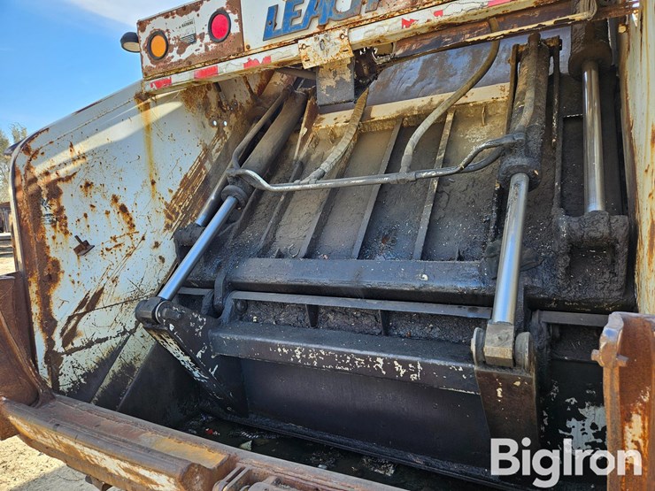 2003-international-7400-image-14