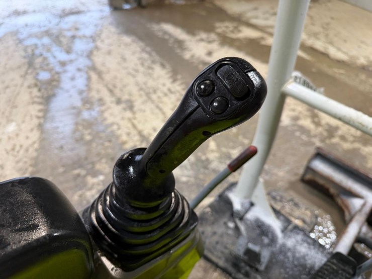 takeuchi-tb230-image-32