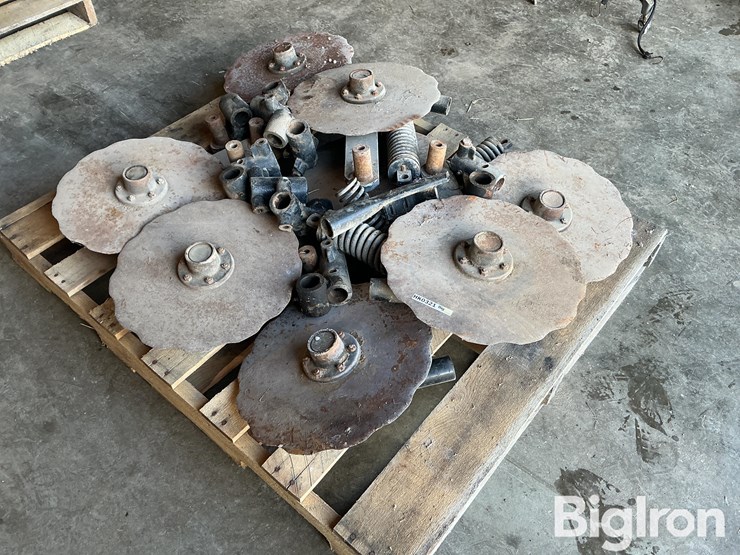 fertilizer-opening-disks-image-1