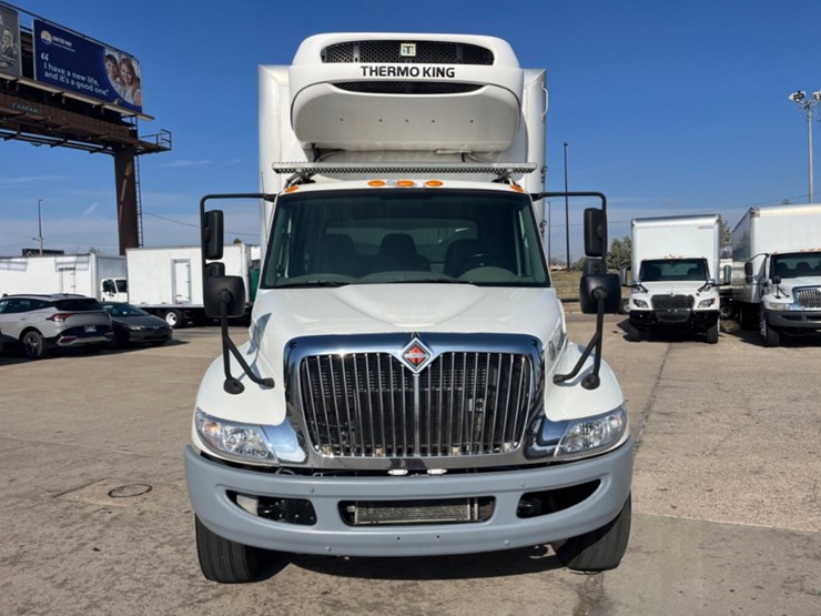 2018-international-durastar-4300-image-2