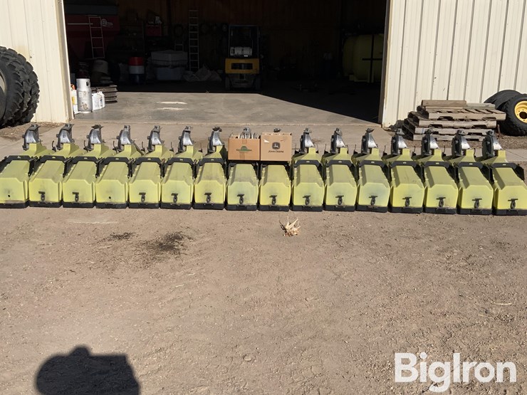 john-deere-3-bul-seed-boxes-image-2