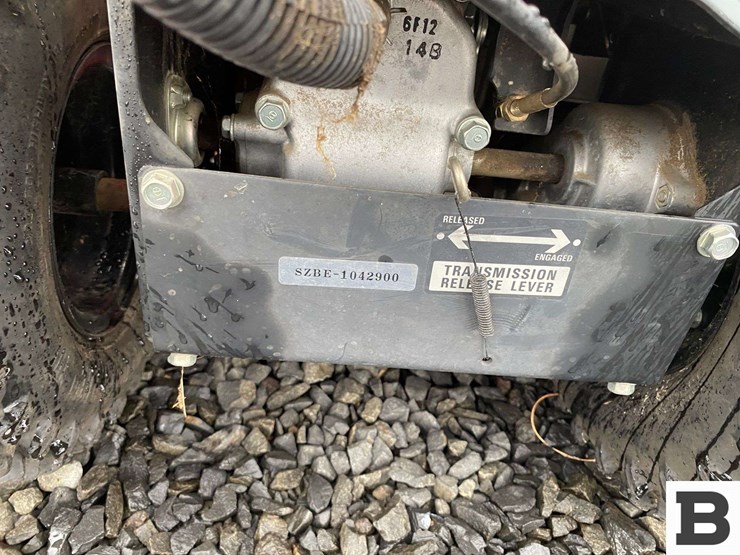 honda-hs724-walk-behind-snowblower-image-15