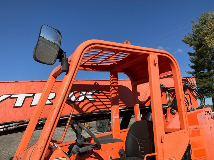 2016-sky-trak-6042-image-19