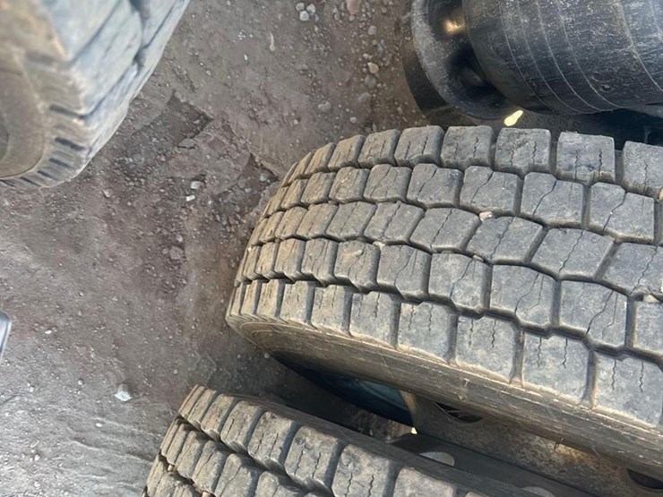 2012-peterbilt-367-image-21