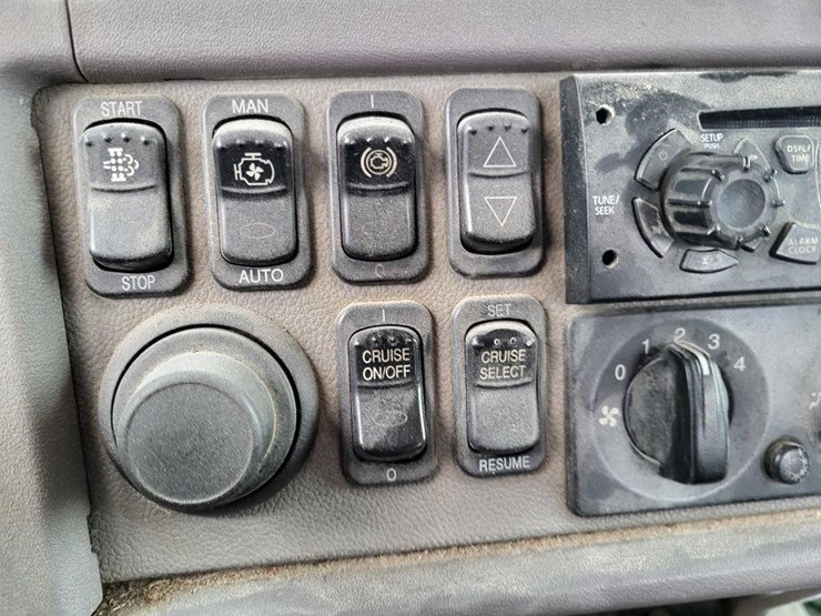 2012-peterbilt-386-image-51