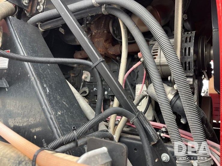 case-ih-patriot-3340-image-28