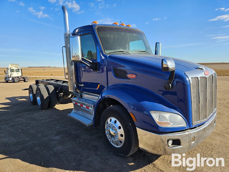 peterbilt-579-image-3