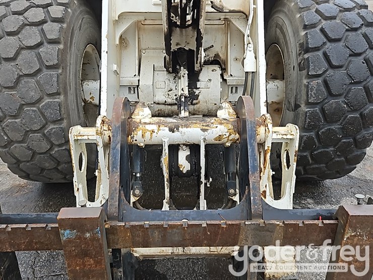 2014-caterpillar-930k-image-34