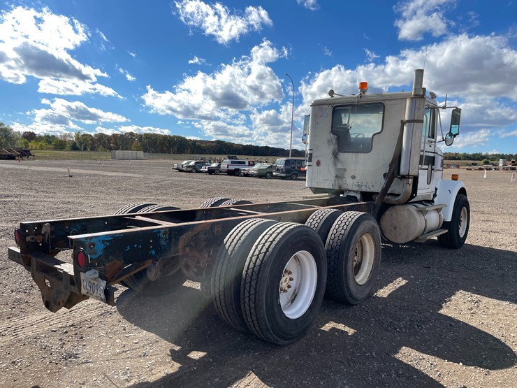 #1104-•-1989-international-truck-tractor-**should-be-trailered**-(has-mn-title)-image-5