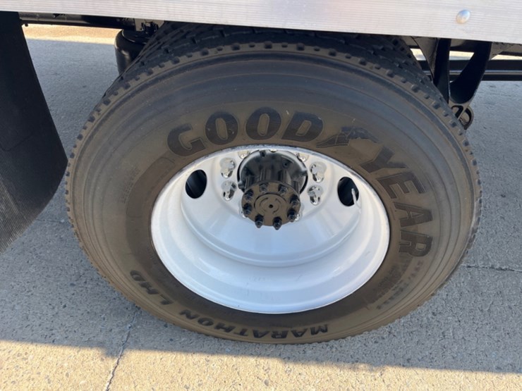 2019-international-durastar-4300-image-13