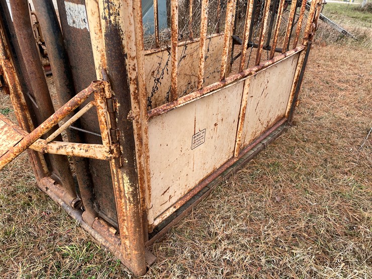 #207-•-for-most-cattle-chute-with-head-gate-(boyceville,-wi)-image-13