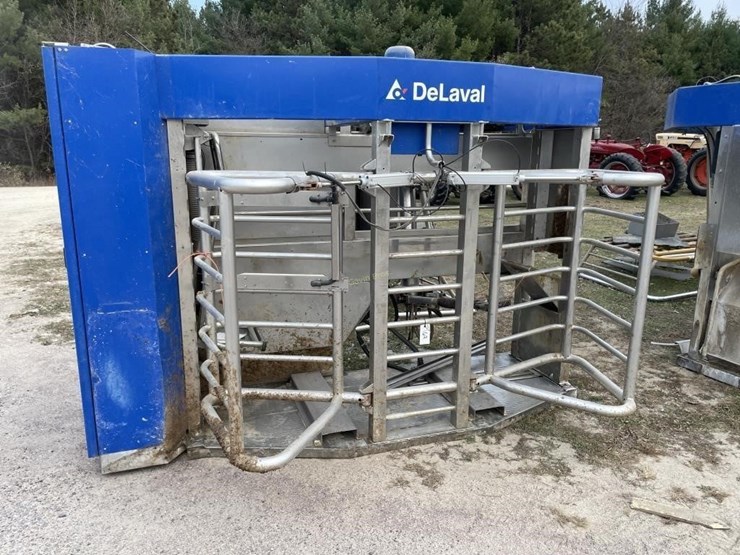 delavel-classic-vms-milking-robot-image-1